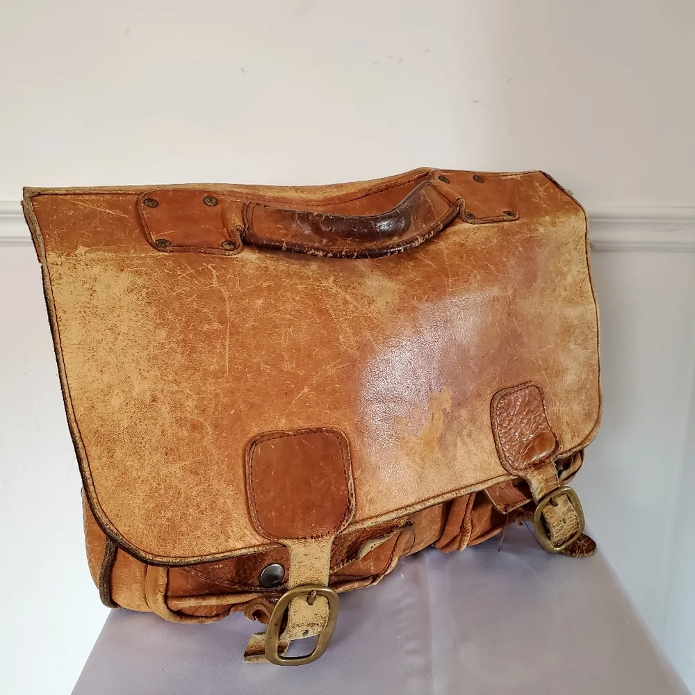 70's unisex distressed leather bag - Picture 1 of 8